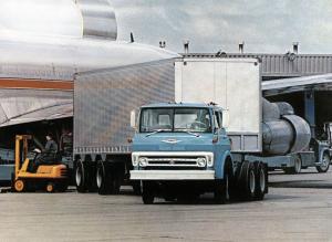 Chevrolet TM80000 Tractor Truck